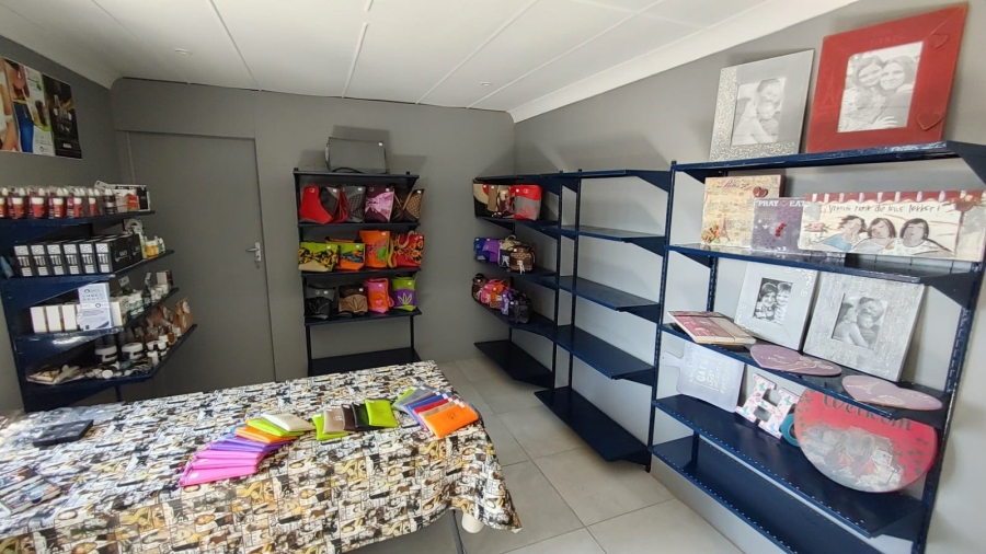 4 Bedroom Property for Sale in Oranjesig Free State